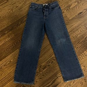 Levi’s rib cage straight ankle size 28